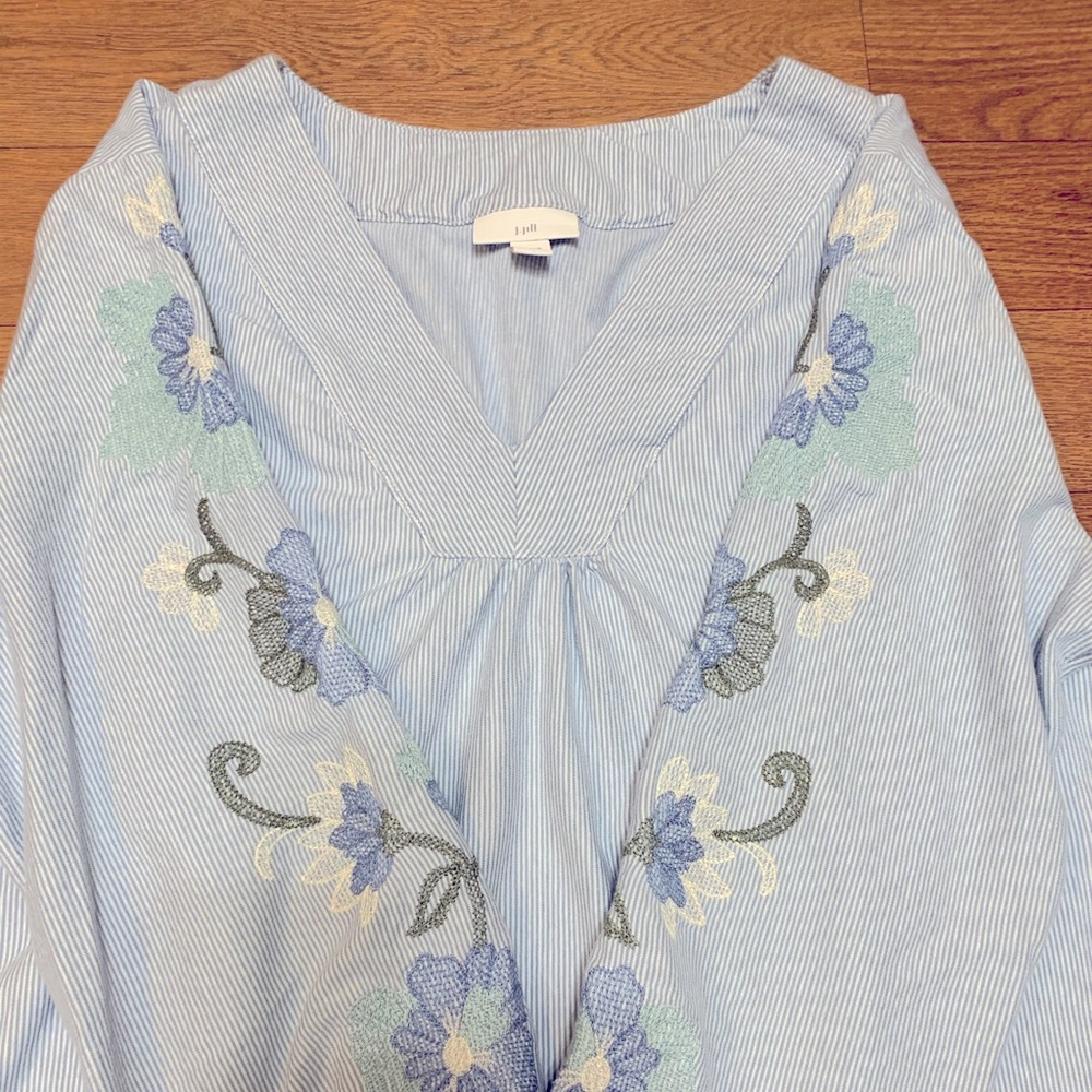 Women’s J Jill Striped V-Neck Top with Floral Embroidery size xl